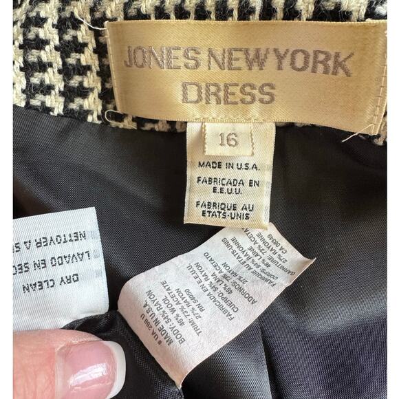 Vintage Jones New York Black Velvet and white houndstooth Coat size large - Picture 11 of 11
